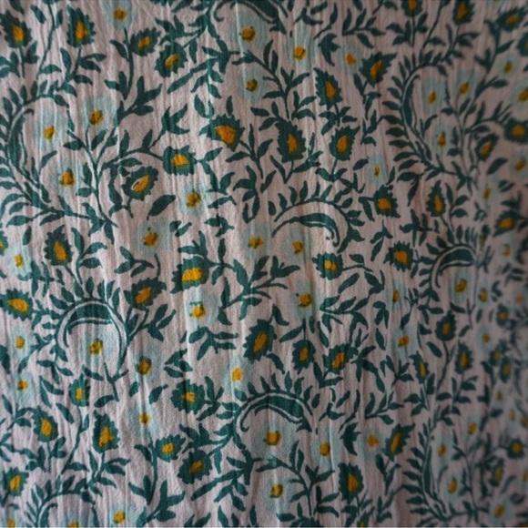 Retro top. Green floral blouse. Size medium. Old Navy - Picture 3 of 9